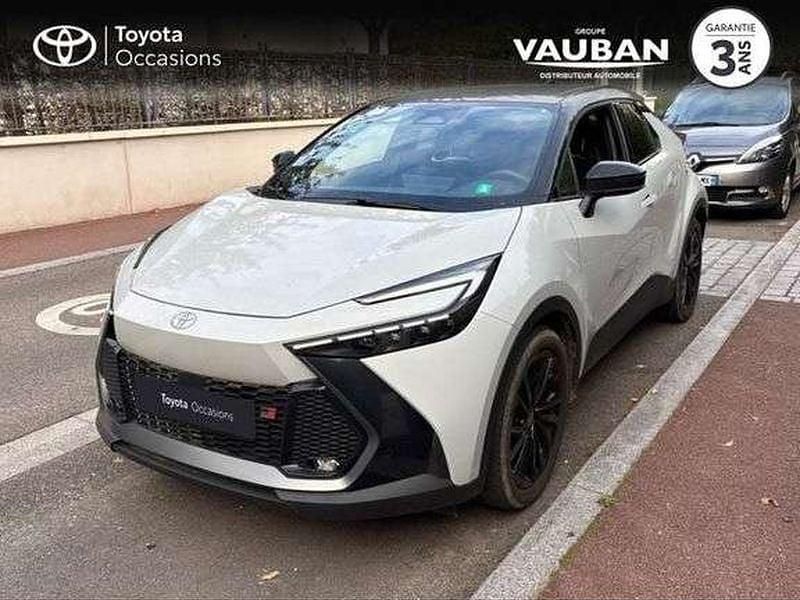 Utilisé 2024 Toyota C-HR Sport SUV | 33 850 € - Image 1/1