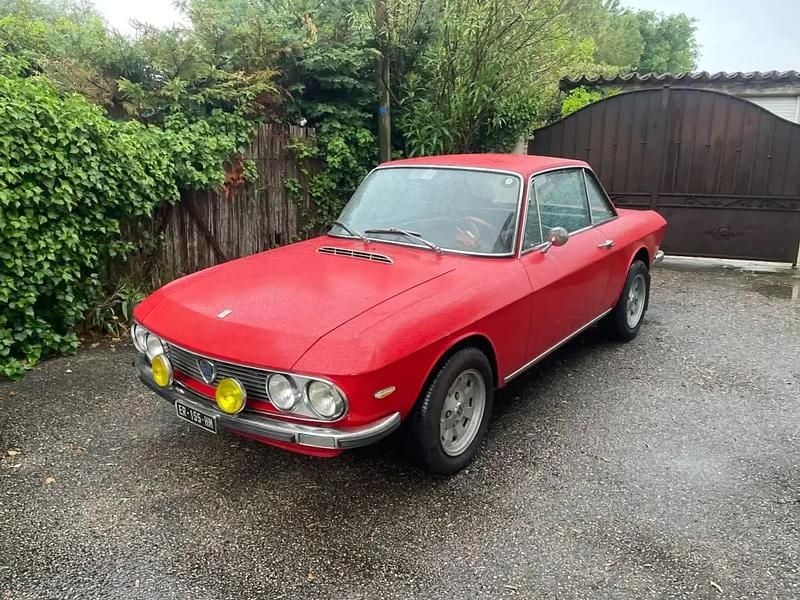 Rouge Occasion 1972 Lancia Fulvia S | 22 900 € - Image 1/4