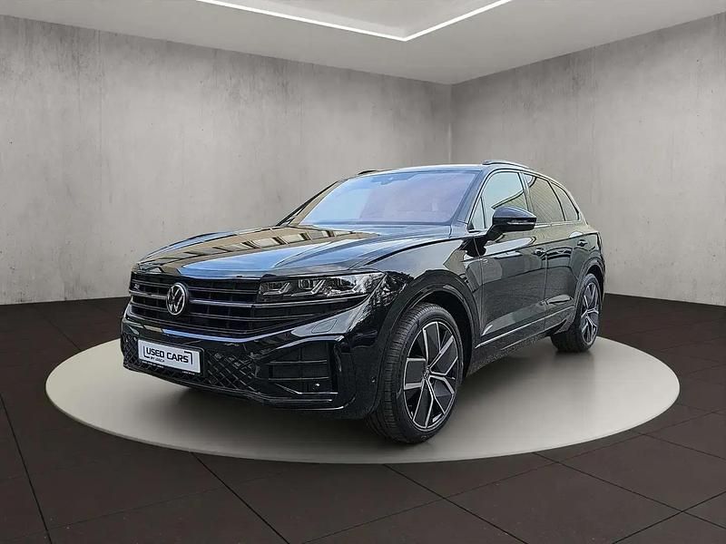 Noir Utilisé 2024 VW Touareg R-line SUV | 69 220 € (Prix juste) - Image 1/4