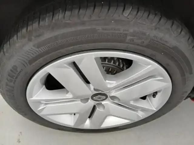 Occasion Renault Clio V Evolution 2024 Orange Berline