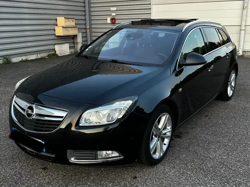 Noir Utilisé 2012 Opel Insignia Break | 6 990 € (Prix juste) - Image 1/4