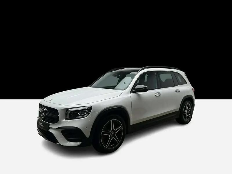Blanc Utilisé 2022 Mercedes GLB180 AMG line SUV | 35 887 € (Prix juste) - Image 1/4