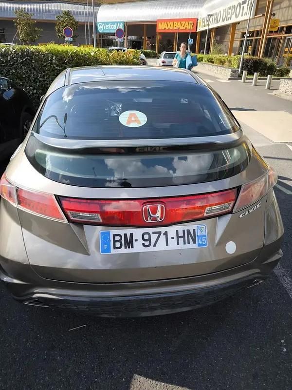 Utilisé 2008 Honda Civic Comfort Berline | 2 400 € - Image 1/4