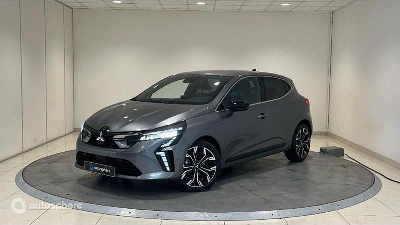 Gris Nouvelle 2025 Mitsubishi Colt Intense Berline | 24 130 € (Prix cher) - Image 1/4