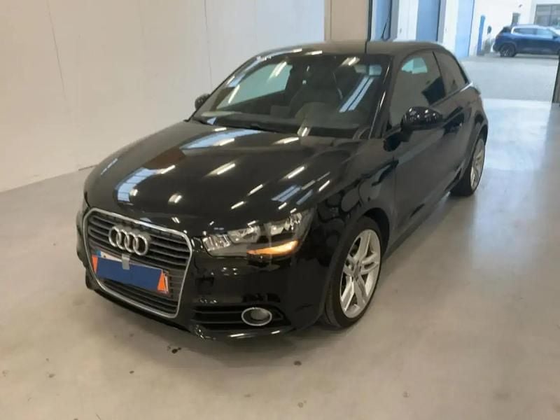 Noir Occasion 2011 Audi A1 Ambition Berline | 9 490 € (Bon prix) - Image 1/4