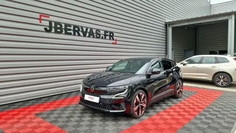 Noir Utilisé 2022 Renault Mégane Techno Berline | 23 990 € (Prix juste) - Image 1/4