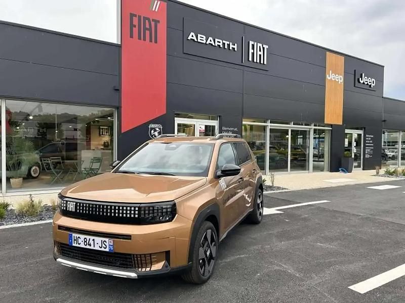Bronze Utilisé 2025 Fiat Grande Panda La Prima SUV | 26 780 € (Prix assez cher) - Image 1/4