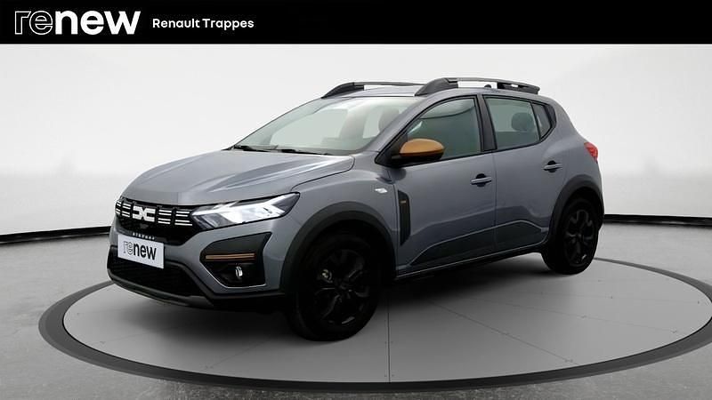 Gris Utilisé 2025 Dacia Sandero Extreme Citadine | 17 990 € (Prix assez cher) - Image 1/4