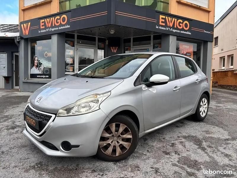 Gris Occasion 2015 Peugeot 208 Citadine | 4 990 € (Bon prix) - Image 1/4