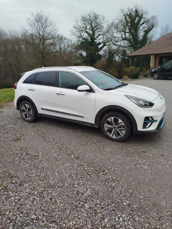 Blanc Utilisé 2022 Kia e-Niro 2 SUV | 18 000 € (Super prix) - Image 1/4