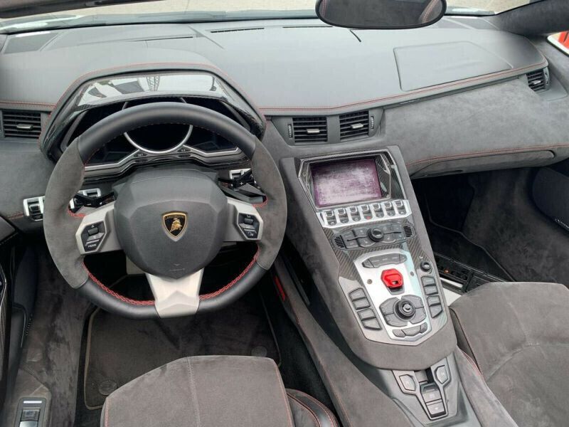 Image 2/4