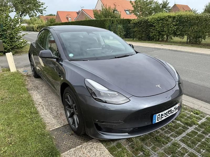 Utilisé 2022 Tesla Model 3 Berline | 28 500 € (Prix juste) - Image 1/4