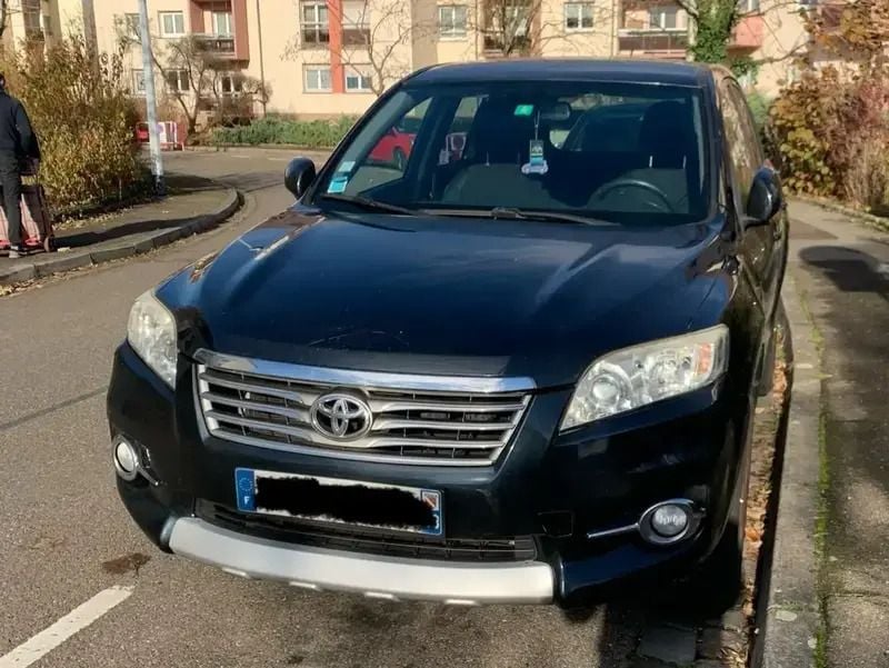 Noir Utilisé 2010 Toyota RAV4 Life SUV | 7 700 € - Image 1/4