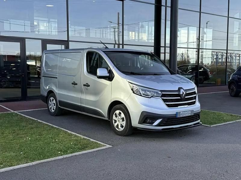 Gris Occasion 2024 Renault Trafic Monospace | 32 900 € (Prix juste) - Image 1/4