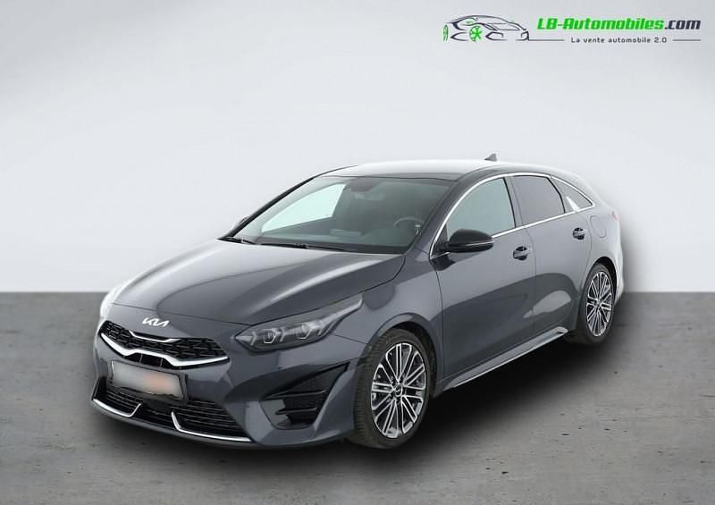 Utilisé 2023 Kia ProCeed Citadine | 32 500 € (Prix juste) - Image 1/4