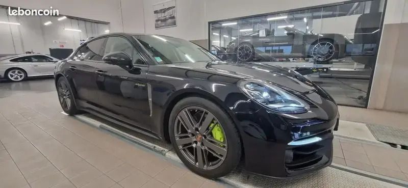 Noir Utilisé 2023 Porsche Panamera 4 Sport Turismo Berline | 119 900 € - Image 1/4
