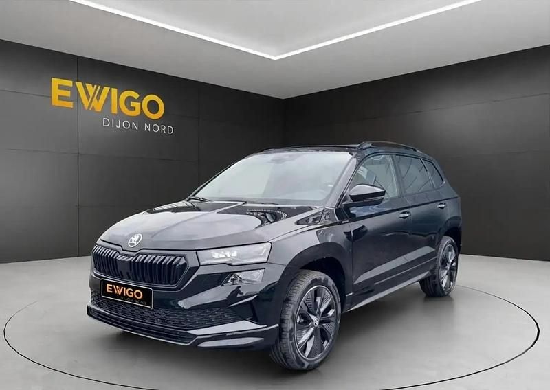 Noir Nouvelle 2025 Skoda Karoq SportLine SUV | 36 489 € (Prix juste) - Image 1/4
