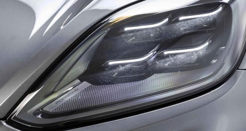 Gris Occasion 2023 Porsche Cayenne Turbo E-Hybrid Coupe Coupé | 202 900 € - Image 1/4