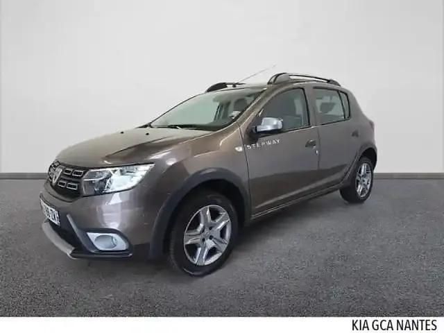 Brun vison Utilisé 2019 Dacia Sandero Stepway Berline | 9 980 € (Bon prix) - Image 1/4