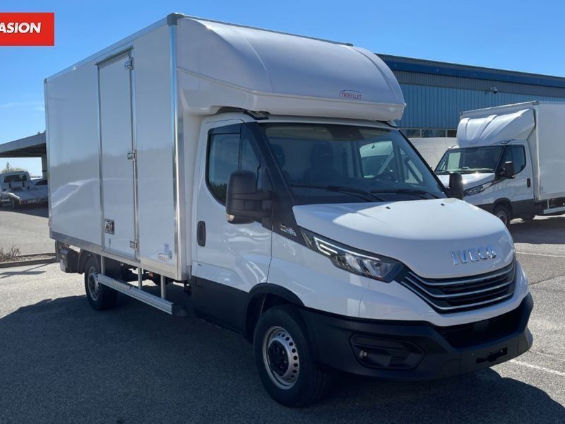 Blanc Utilisé 2023 Iveco Daily Van | 59 880 € - Image 1/4