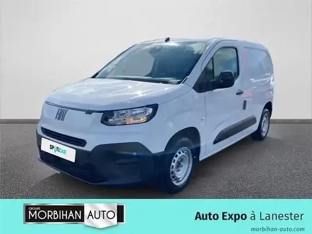 Blanc Occasion 2024 Fiat Doblò Connect Monospace | 21 990 € - Image 1/4
