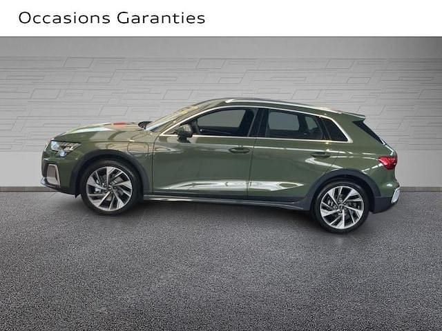 Nouvelle Audi A3 e-tron Design 204 ch (150 kW) 2025 Vert district métallisé Citadine