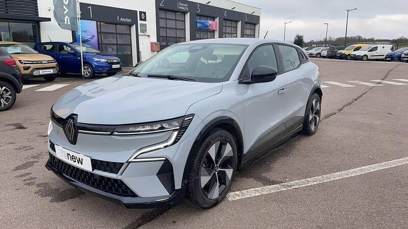 Gris Utilisé 2022 Renault Mégane Equilibre Berline | 19 189 € (Prix juste) - Image 1/1
