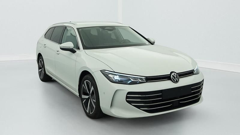 Utilisé 2024 VW Passat Life Break | 34 680 € (Prix juste) - Image 1/4