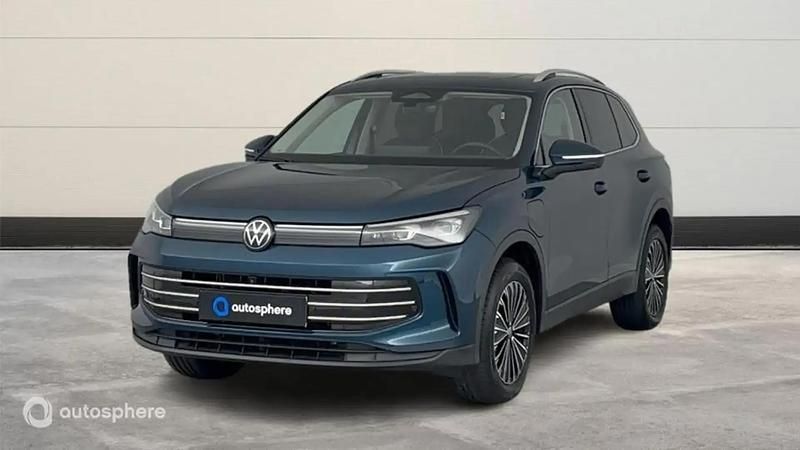 Bleu Occasion 2024 VW Tiguan Elegance SUV | 44 799 € - Image 1/4