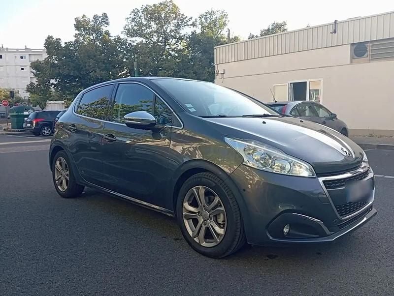 Occasion 2015 Peugeot 208 Allure Citadine | 8 000 € (Bon prix) - Image 1/4