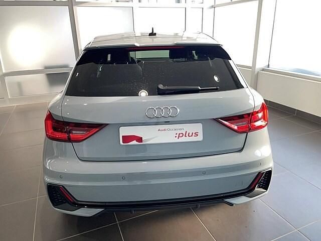 Nouvelle Audi A1 Sportback S-line plus 116 ch (85 kW) 2025 Gris flèche nacré noir mythe métallisé Citadine