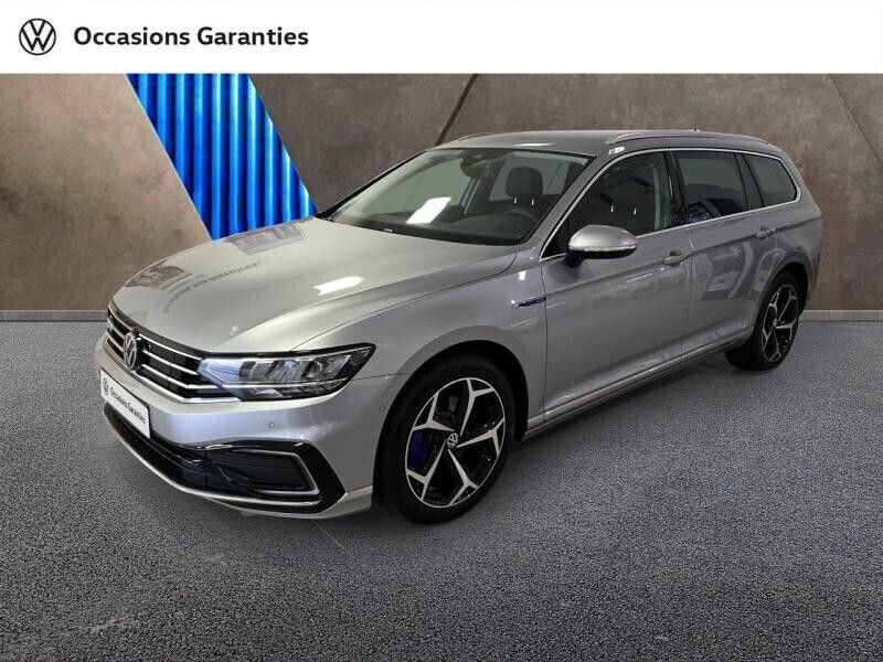 Argente Utilisé 2023 VW Passat GTE Break | 34 900 € (Prix assez cher) - Image 1/4