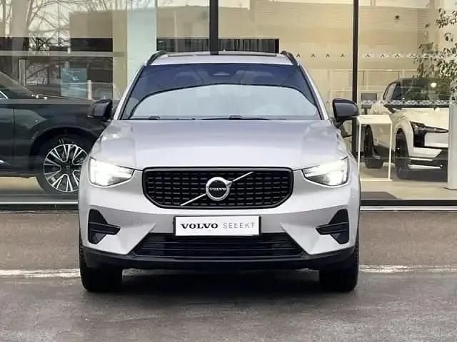 Gris Occasion 2025 Volvo XC40 SUV | 40 789 € - Image 1/3
