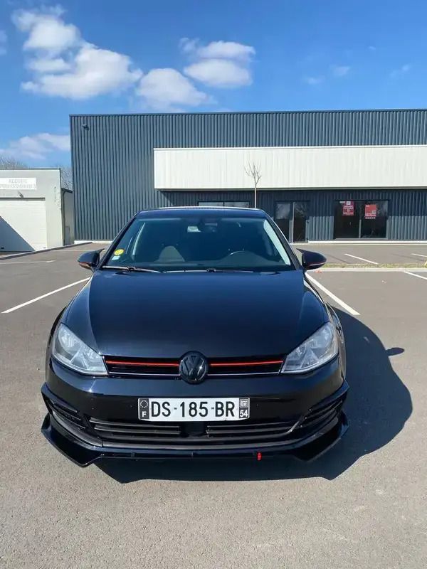 Utilisé 2015 VW Golf VII Trendline Berline | 10 500 € (Prix juste) - Image 1/4
