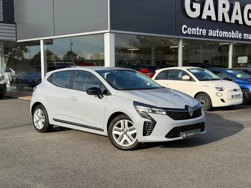 Gris Utilisé 2025 Renault Clio V Evolution Berline | 16 860 € (Prix juste) - Image 1/4