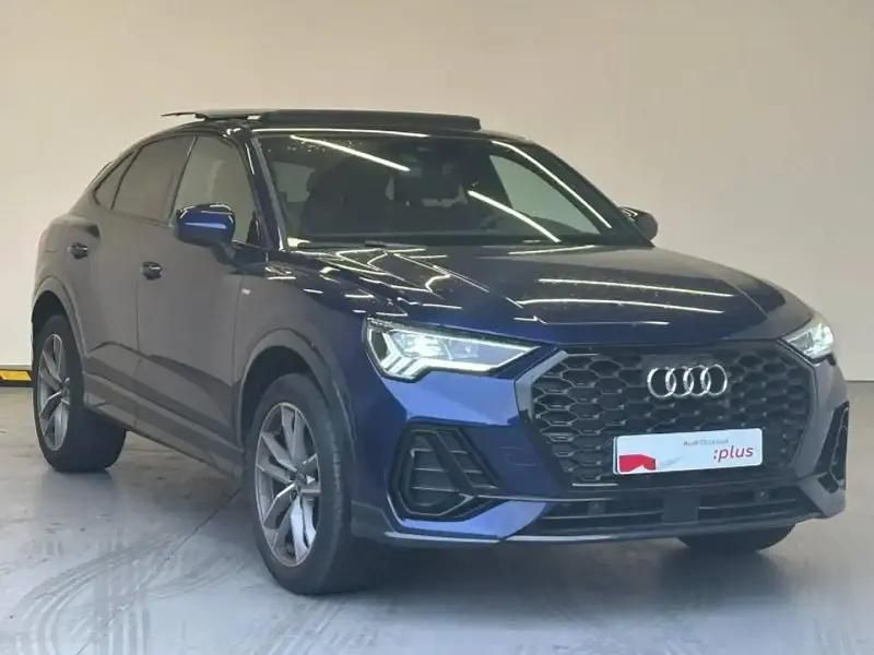 Bleu navarre métallisé Utilisé 2024 Audi Q3 S-Line SUV | 48 990 € (Prix cher) - Image 1/4
