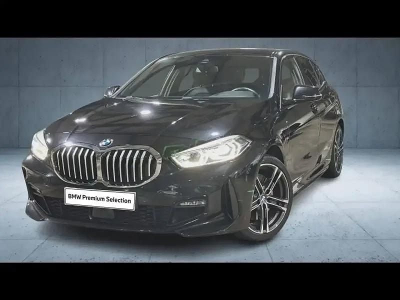 Noir Utilisé 2021 BMW 120 M Sport Citadine | 29 900 € (Bon prix) - Image 1/4