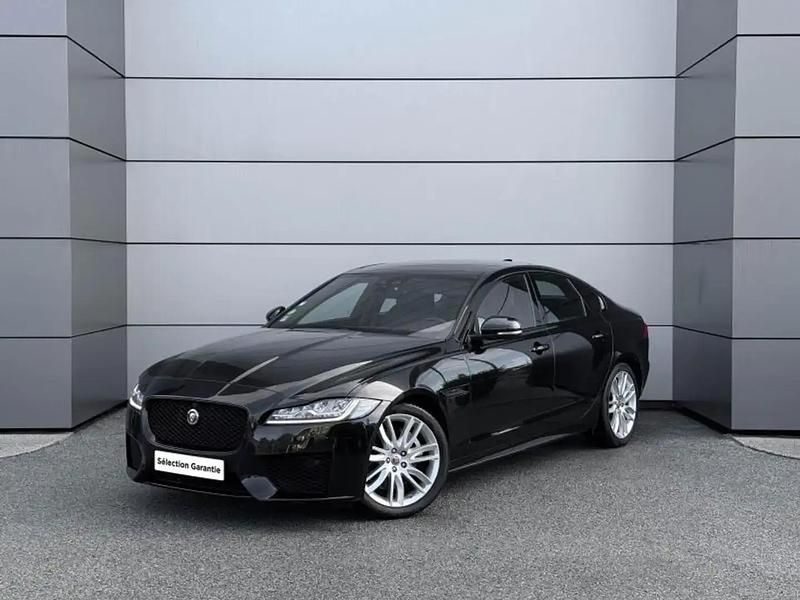 Occasion Jaguar XF Chequered Flag 182 ch (133 kW) 2021 Noir Berline