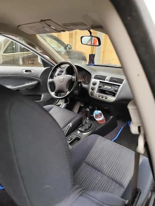 Utilisé 2004 Honda Civic Berline | 1 300 € - Image 1/4