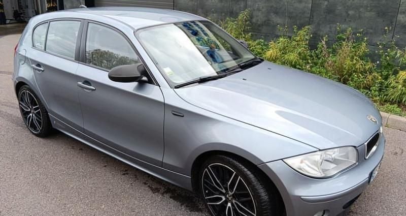 Gris Utilisé 2006 BMW 118 Citadine | 3 950 € (Prix cher) - Image 1/4