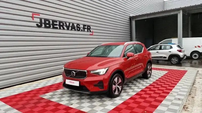 Rouge Utilisé 2022 Volvo XC40 Plus SUV | 25 490 € (Super prix) - Image 1/4