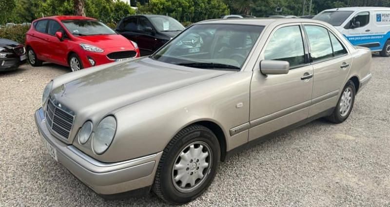 Occasion Mercedes E240 Classic 170 ch (125 kW) 1999 Berline