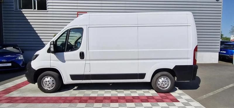 Utilisé 2023 Peugeot Boxer Van | 19 999 € (Prix juste) - Image 1/4