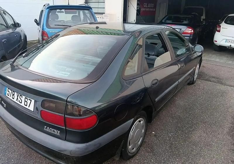 Occasion Renault Laguna 101 ch (74 kW) 1997 Gris Berline