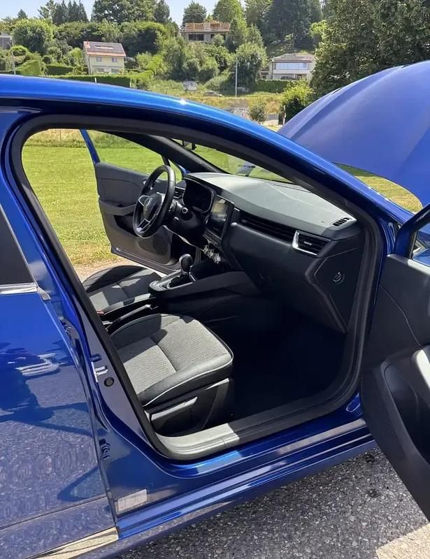 Occasion 2022 Renault Clio V Berline | 13 500 € (Super prix) - Image 1/4