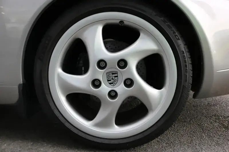 Image 2/4