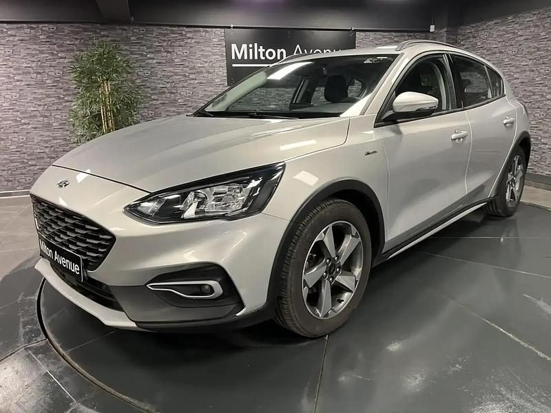 Gris Utilisé 2021 Ford Focus Active Berline | 15 990 € (Prix juste) - Image 1/4
