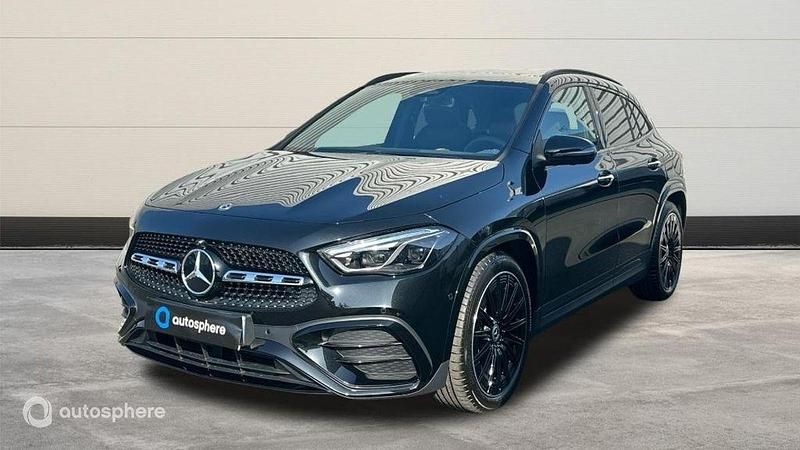 Noir Nouvelle 2025 Mercedes GLA200 AMG line SUV | 52 499 € (Prix juste) - Image 1/4