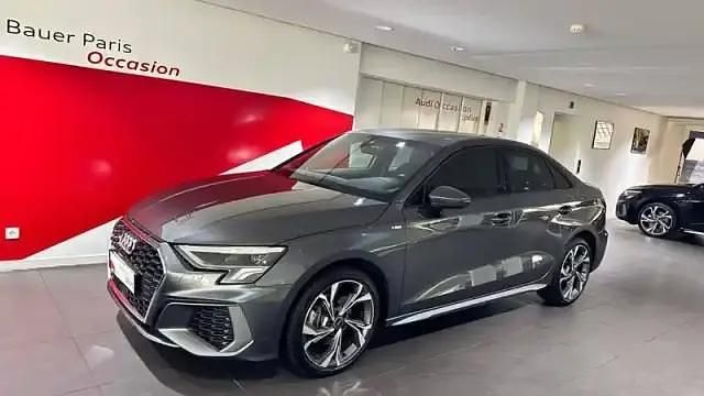 Gris daytona nacré Utilisé 2023 Audi A3 S-Line Berline | 36 480 € (Prix juste) - Image 1/4