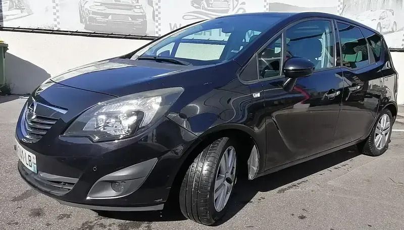 Utilisé 2011 Opel Meriva Design Edition Monospace | 3 000 € (Prix cher) - Image 1/4